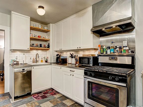 kitchen when last tenant was living there. All new appliances in 2020