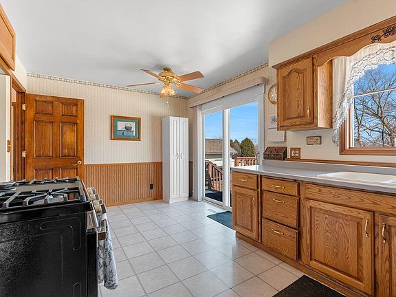 5th image of 1465 North 8th STREET