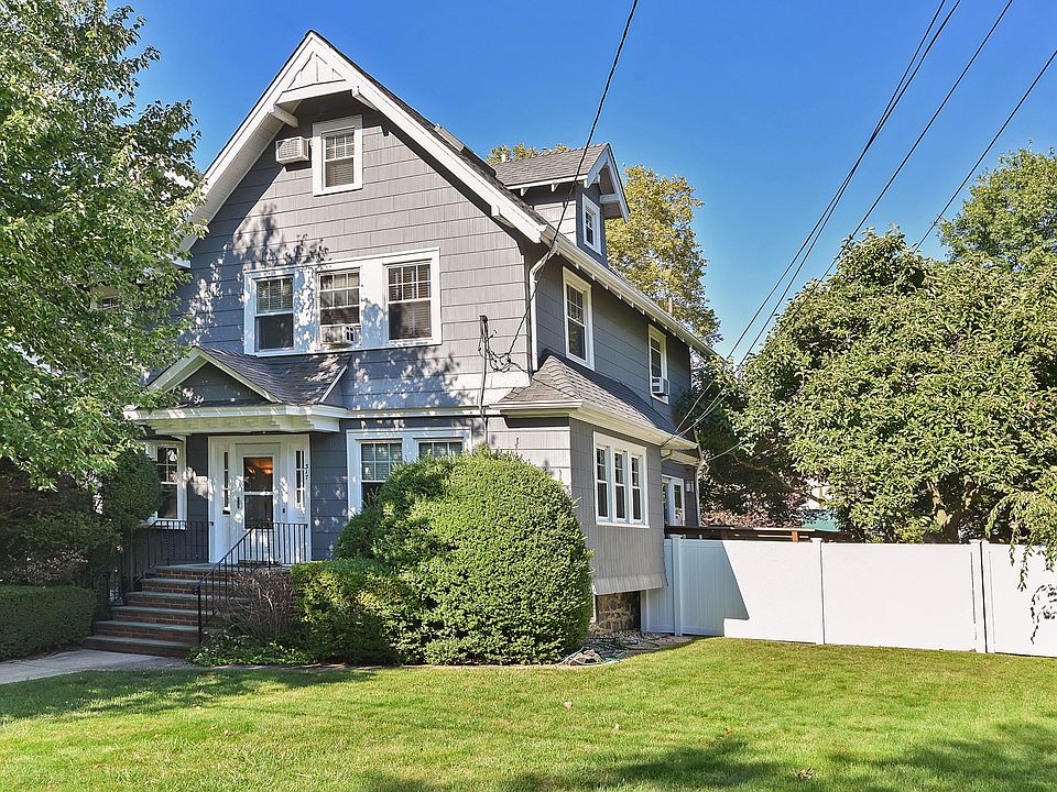 1st image of 317 Magnolia Pl