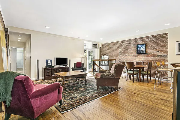 Sold by Compass | media 2
