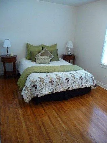 2752 Ewing Ave N — Photo 3