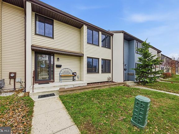 3rd image of 406 Bolton Rd