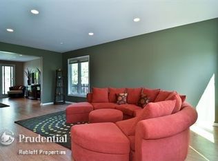 878 Bristol Dr, Deerfield, IL
