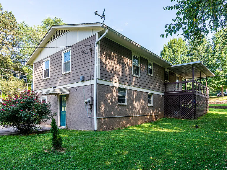 268 S French Broad Ave — Photo 24