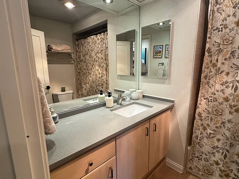 3100 Fairview Ave E #303 — Photo 11