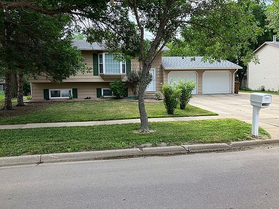 Additional parking pad