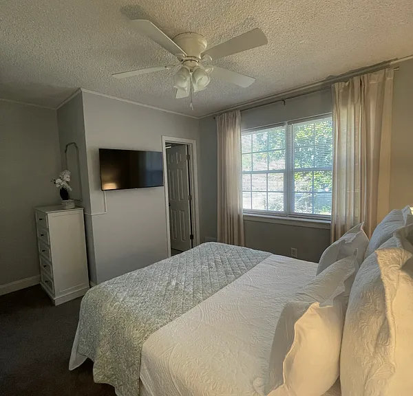 2846 Walton Way #10 — Photo 10