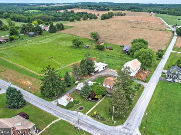 10709 Mount Zion Rd, Glen Rock, PA 17327