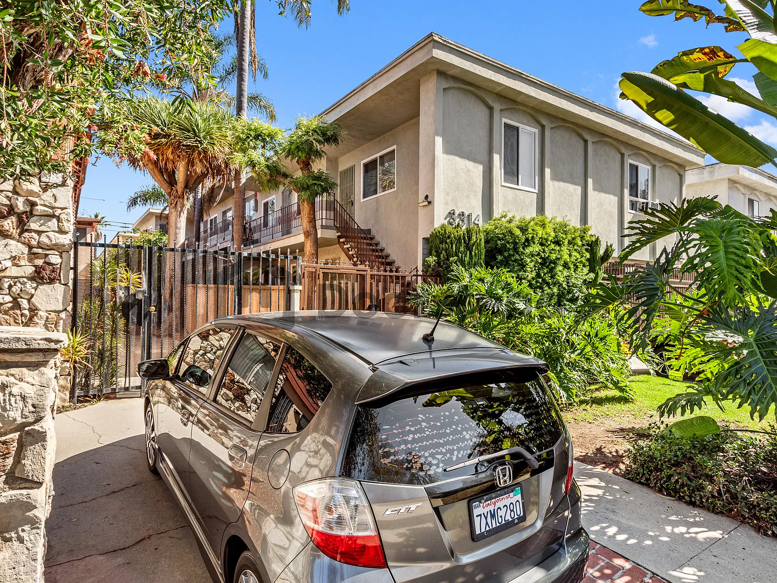 3 bed, 2.0 bath, 1250 sqft, $3,650 — Photo 3