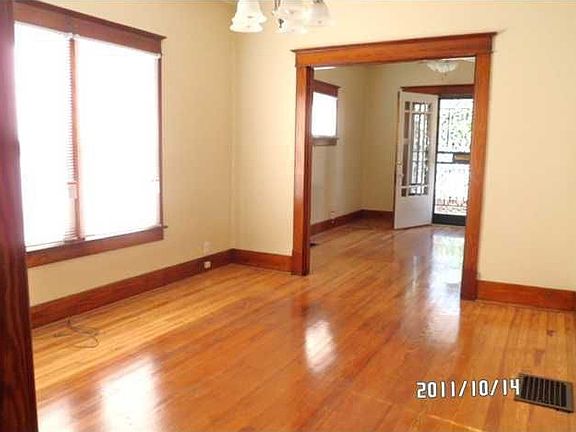 3rd image of 1039 Lydia St