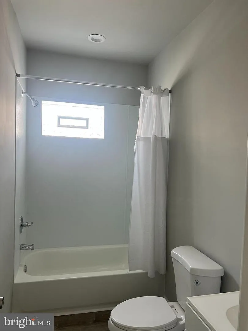 2 bed, 2854 sqft, $1,700 — Photo 4