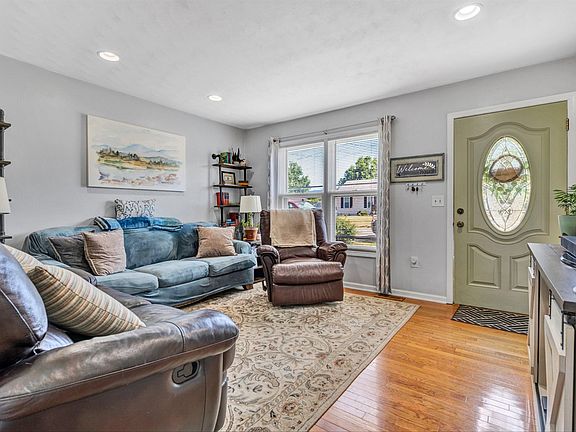 3rd image of 622 Palmer Ave