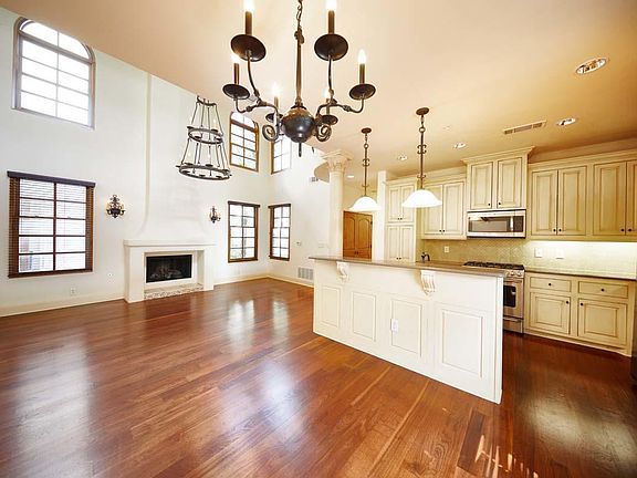 2nd image of 2508 N Henderson Ave #5