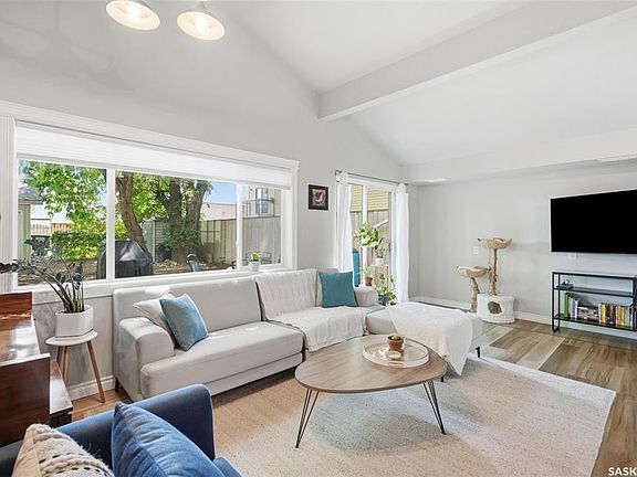 5th image of 1014 9th STREET E