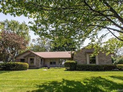 5022 Treehill Rd, Grand Blanc, MI, 48439