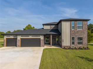 2521 Fairway Cir, Pea Ridge, AR 72751