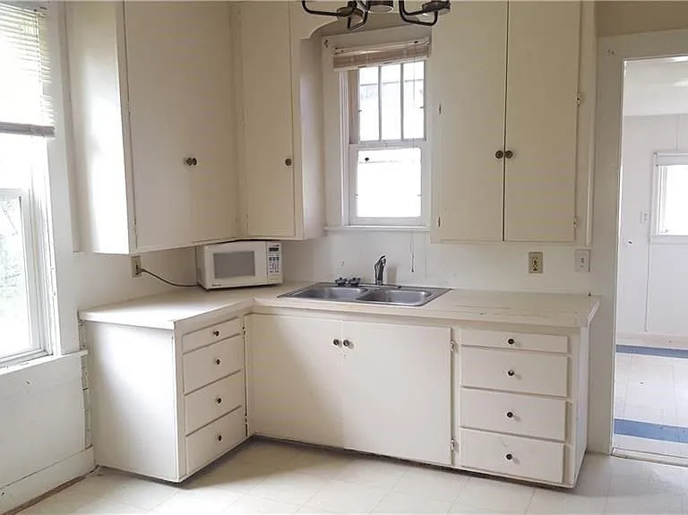 1331 Lake Elmo Dr — Photo 3