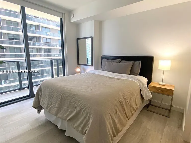 55 SW 9th St #30 — Photo 31