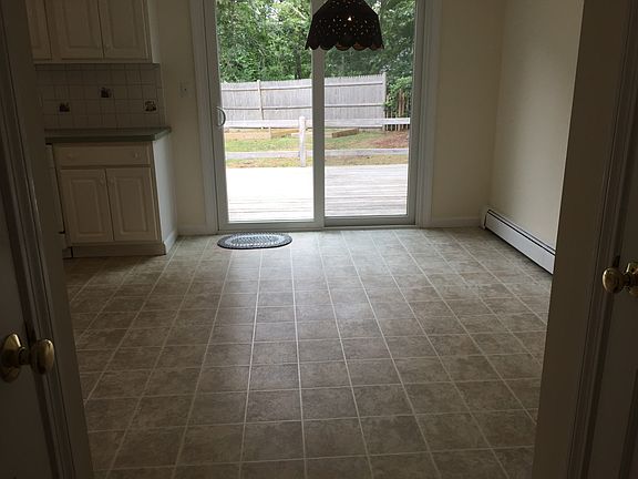 Entry to Kitchen