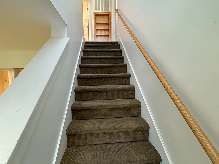 37 NE 47th Ave — Photo 12