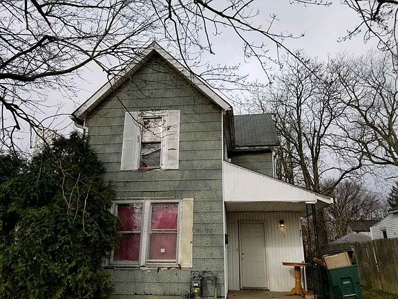 2nd image of 1420 W 11th St #1422
