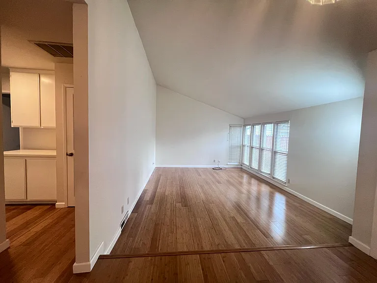 804 Cottonwood Dr — Photo 2