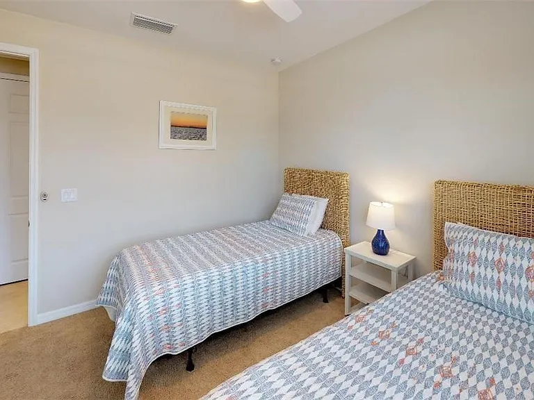 255 Maraviya Blvd — Photo 14