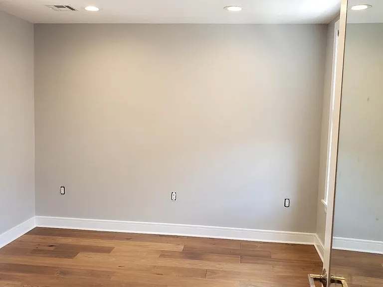 Bedroom picture
