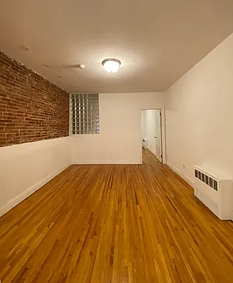 Rented by CitySites Real Estate Group | media 8
