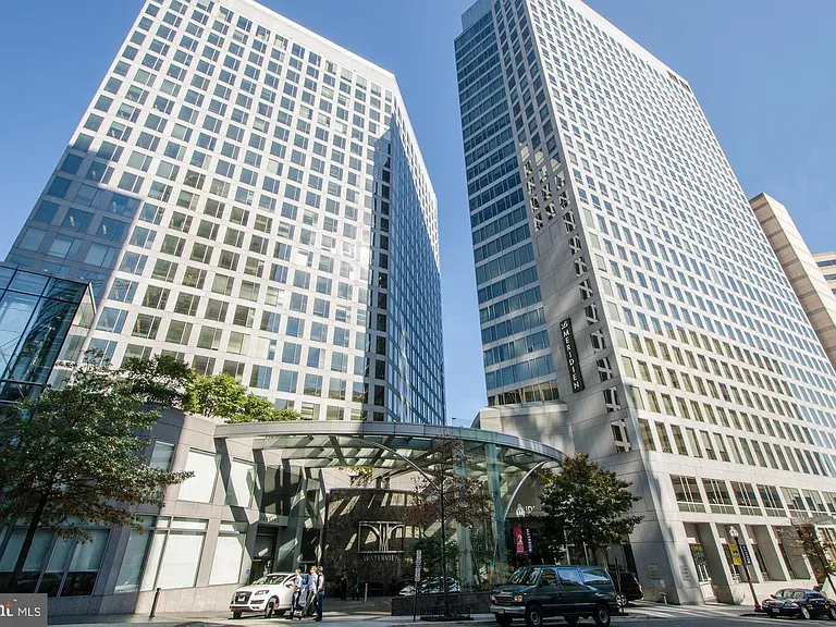 1111 19th St N #2304 — Photo 1