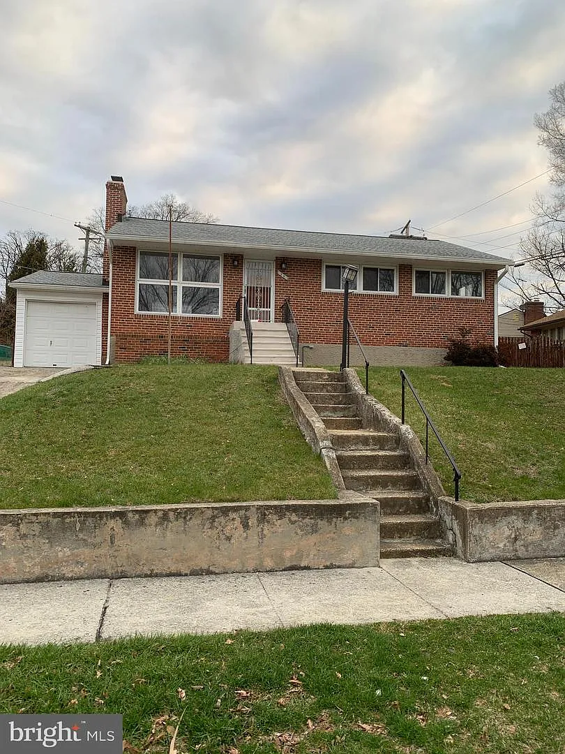 4 bed, 1640 sqft, $2,795 — Photo 1