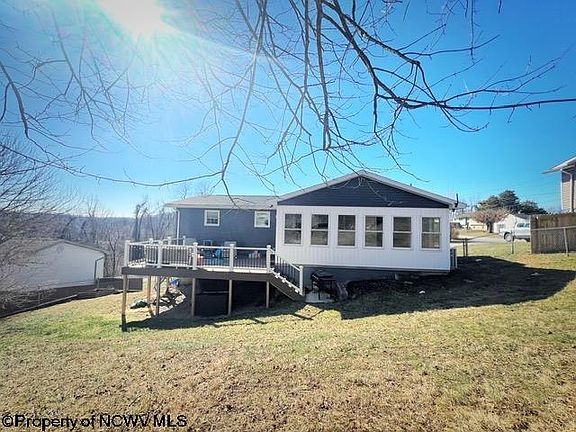 3rd image of 1808 Bunker Ave