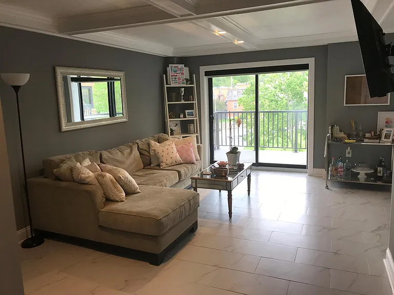 Plaza House — Photo 41