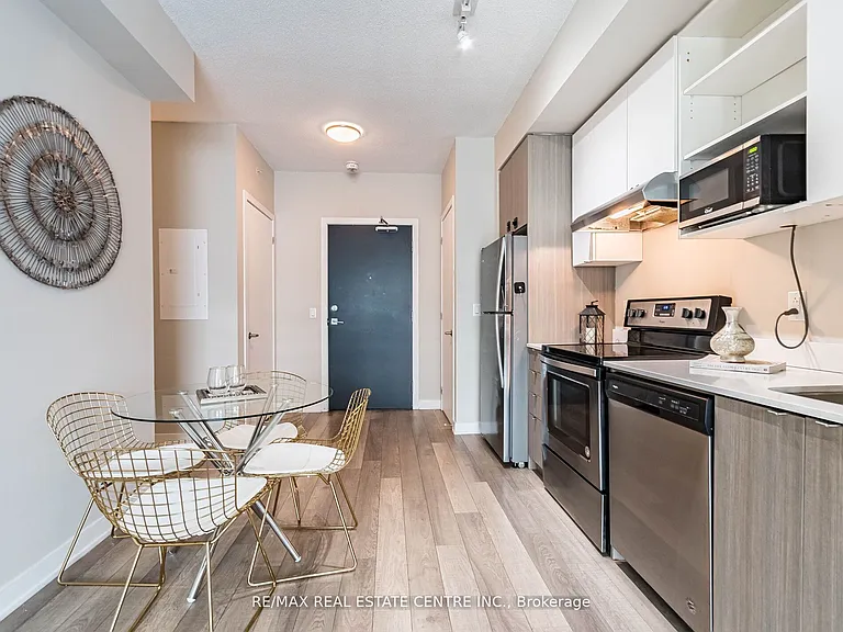 5240 Dundas St #B314 — Photo 8