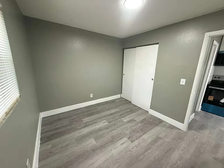 10106 N Lantana Ave — Photo 4