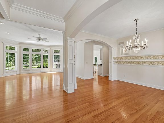 4th image of 6908 NW 83rd Ave