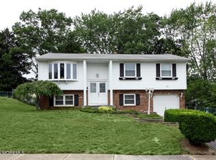 18 Kingsport Dr, Howell, NJ 07731