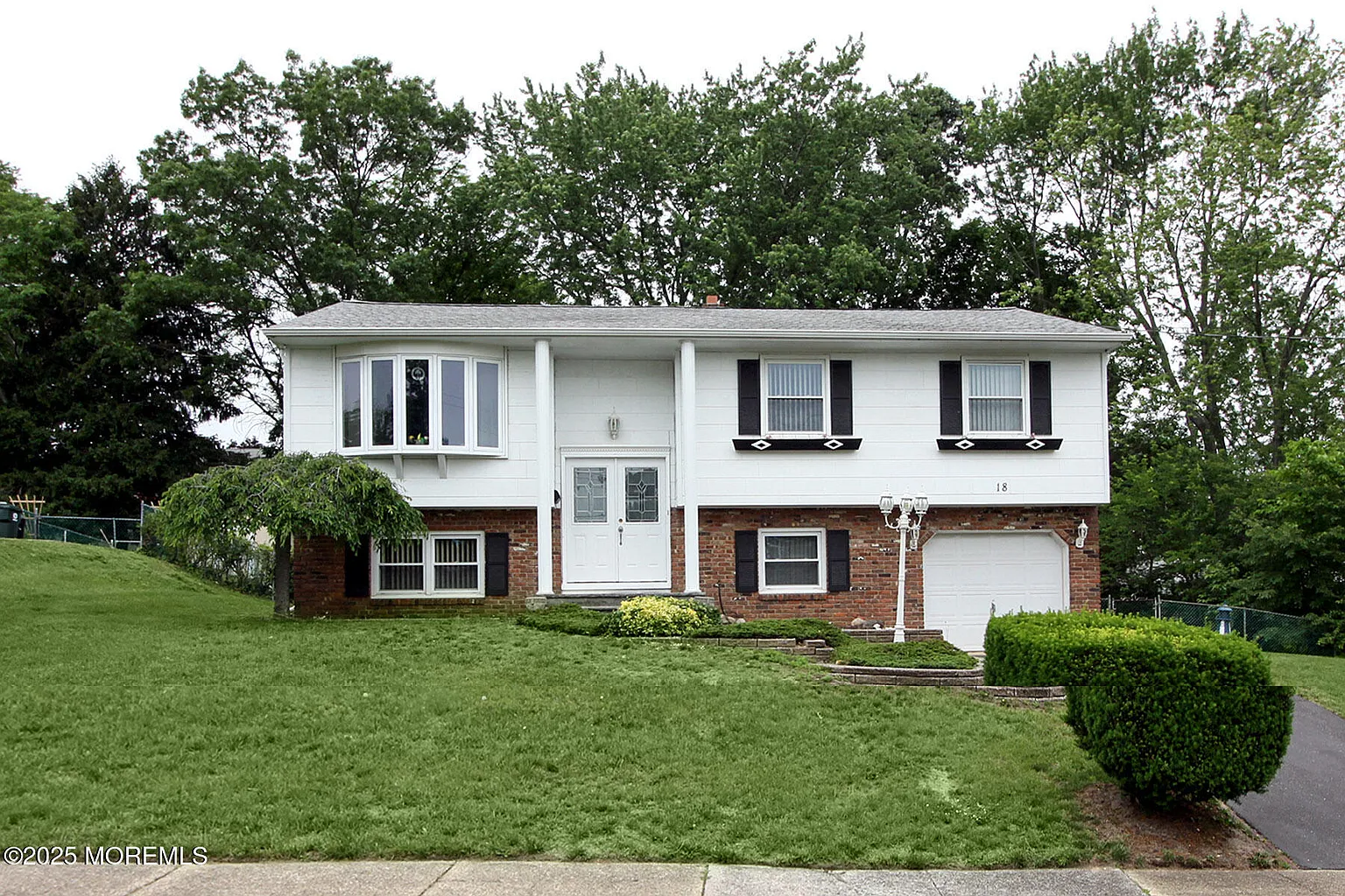 18 Kingsport Drive photo 1