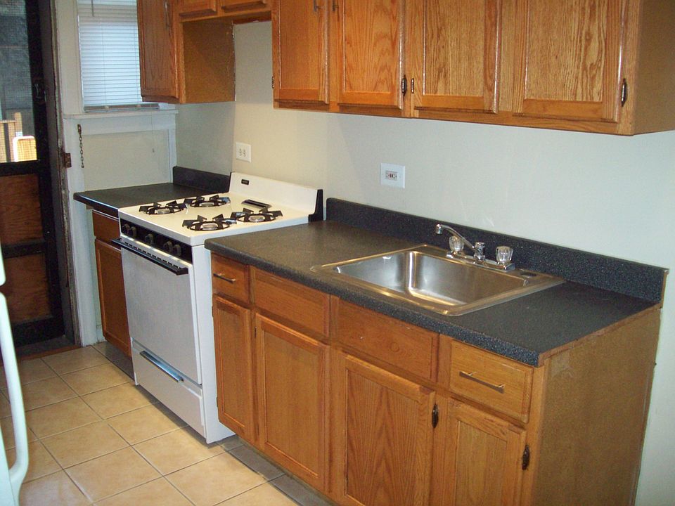 2nd image of 1343 W Touhy Ave APT 3S