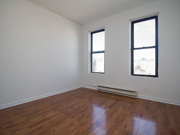4th image of 310 Troutman St #4L