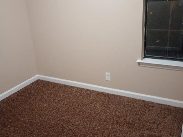 831 Charlie Pl — Photo 7