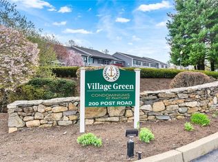 Village Green, Warwick, RI 02888