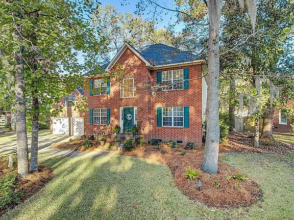 3rd image of 312 King Charles Cir