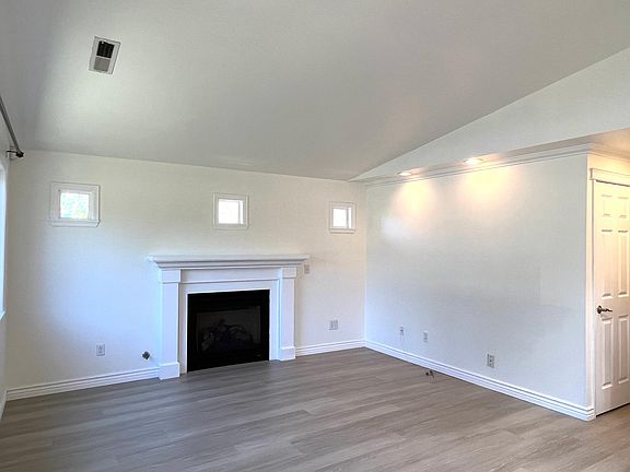 3rd image of 14237 82nd Ave NE