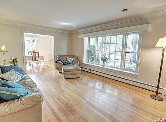 5th image of 1405 W Monmouth Ct