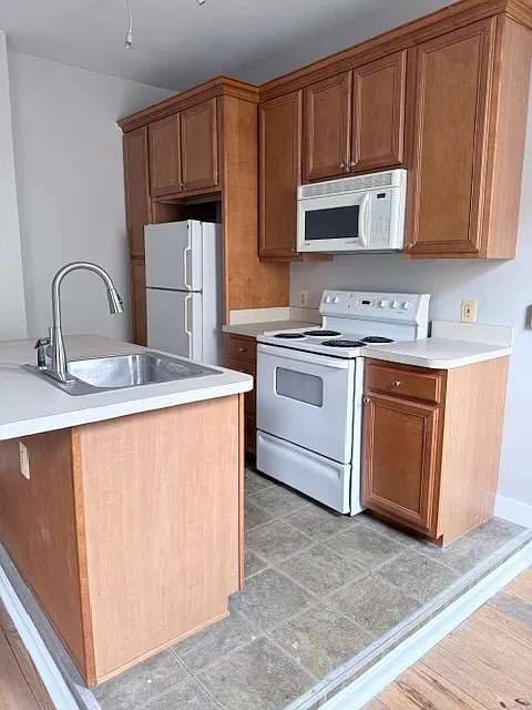 2112 Fleet St — Photo 1