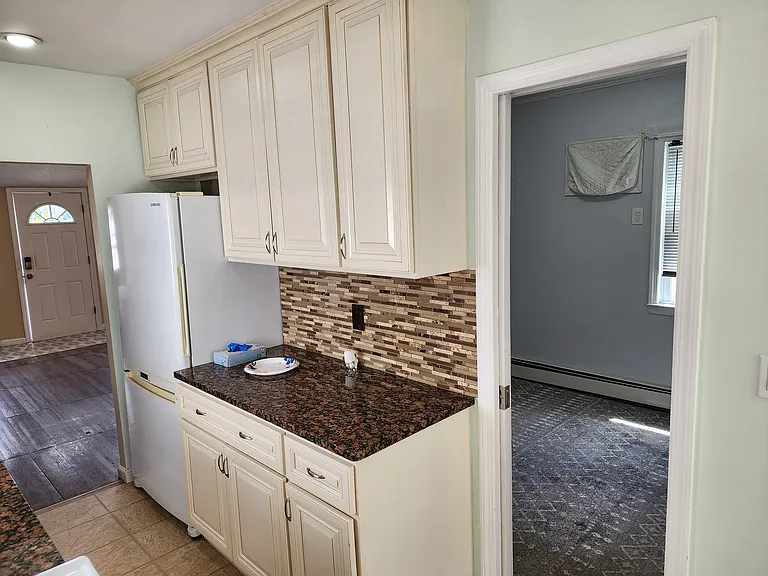 18 West Blvd — Photo 11