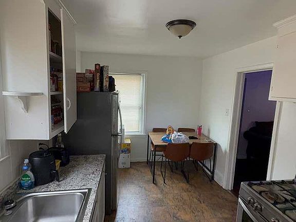 4th image of 11366 Ward St