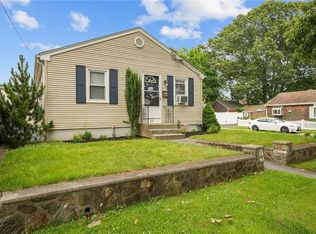 66 Viola Ave, Riverside, RI 02915