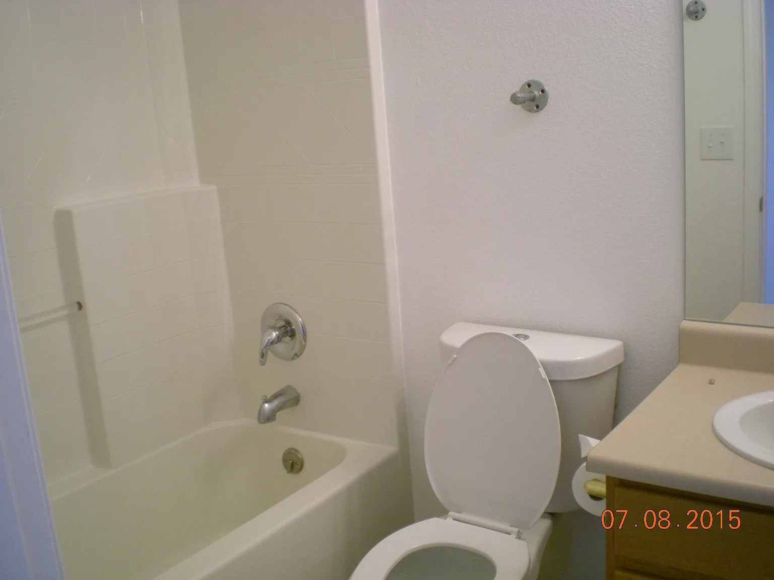 3 bed, 2.5 bath, 1632 sqft, $2,800 — Photo 4
